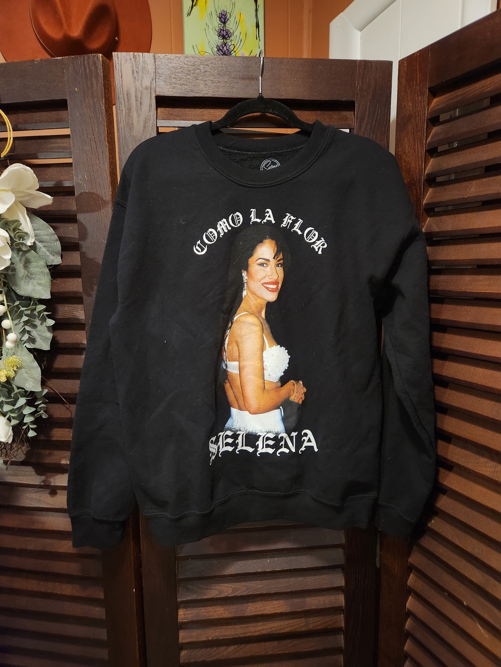 Selena "Como La Flor" Black Graphic Sweatshirt